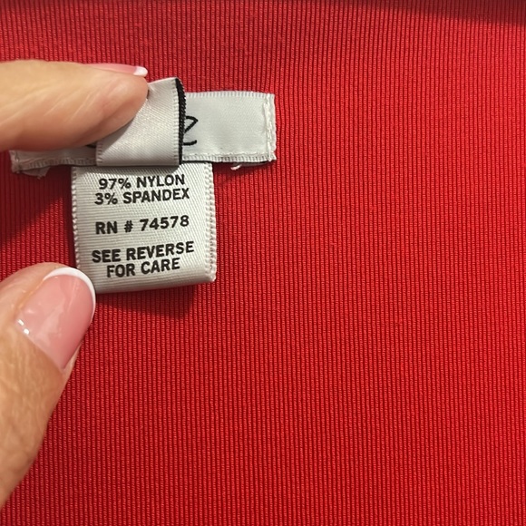 Cache beautiful red tank top size M excellent condition - Picture 6 of 6